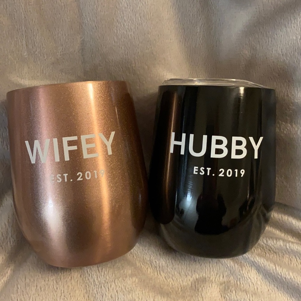 NWT Set of 2 Wine Tumblers with Lids Wifey & Hubby